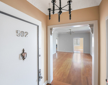 1314 N Hayworth Avenue - Photo Thumbnail 4