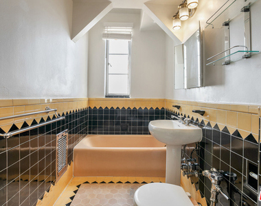 1314 N Hayworth Avenue - Photo Thumbnail 19