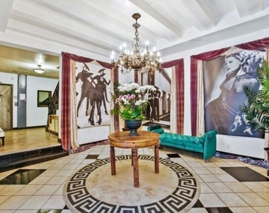 1314 N Hayworth Avenue - Photo Thumbnail 1