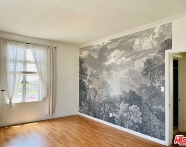 1314 N Hayworth Avenue - Photo Thumbnail 21
