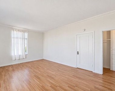 1314 N Hayworth Avenue - Photo Thumbnail 58