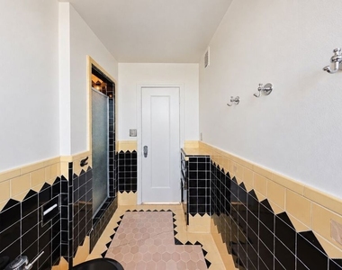 1314 N Hayworth Avenue - Photo Thumbnail 51