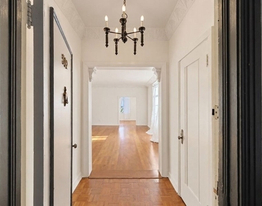 1314 N Hayworth Avenue - Photo Thumbnail 15