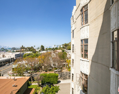 1314 N Hayworth Avenue - Photo Thumbnail 25