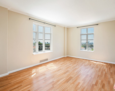 1314 N Hayworth Avenue - Photo Thumbnail 22