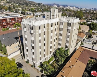 1314 N Hayworth Avenue - Photo Thumbnail 31