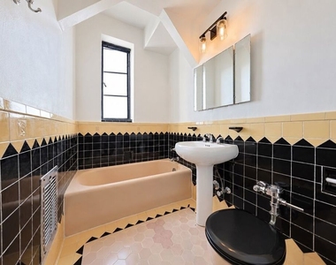 1314 N Hayworth Avenue - Photo Thumbnail 48
