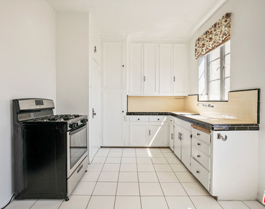 1314 N Hayworth Avenue - Photo Thumbnail 16