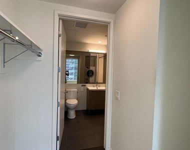 889 Francisco Street - Photo Thumbnail 7