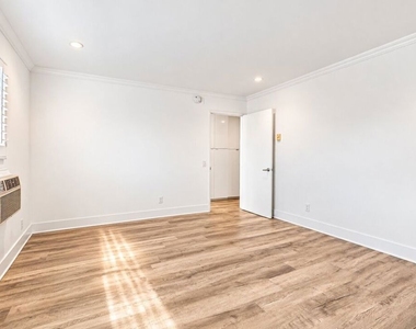 2884 Sawtelle Boulevard - Photo Thumbnail 4
