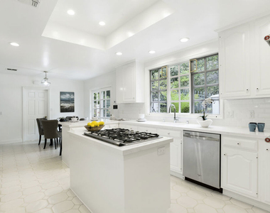 400 Evelyn Place - Photo Thumbnail 31