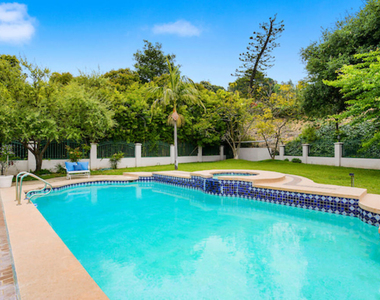 400 Evelyn Place - Photo Thumbnail 23