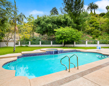 400 Evelyn Place - Photo Thumbnail 22