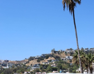 1412 N Crescent Heights Boulevard - Photo Thumbnail 19
