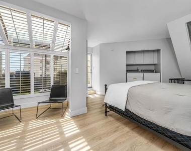 1412 N Crescent Heights Boulevard - Photo Thumbnail 7