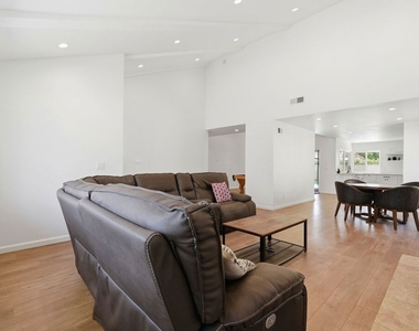 5920 E Malton Avenue - Photo Thumbnail 6