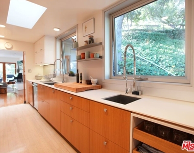 10416 Corfu Ln - Photo Thumbnail 12