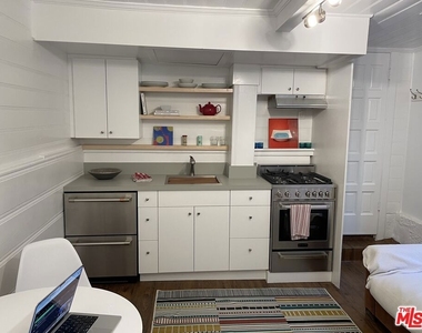 10416 Corfu Ln - Photo Thumbnail 30