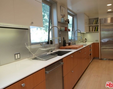 10416 Corfu Ln - Photo Thumbnail 9