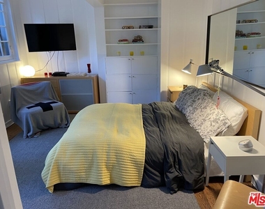10416 Corfu Ln - Photo Thumbnail 32