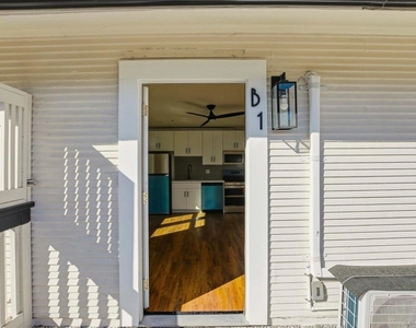312 Brookes Ave - Photo Thumbnail 3