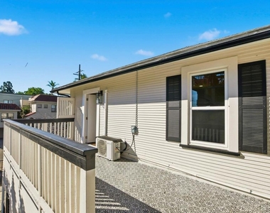 312 Brookes Ave - Photo Thumbnail 2