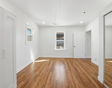 312 Brookes Ave - Photo Thumbnail 7