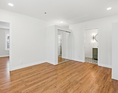 312 Brookes Ave - Photo Thumbnail 6
