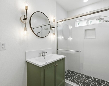 312 Brookes Ave - Photo Thumbnail 8