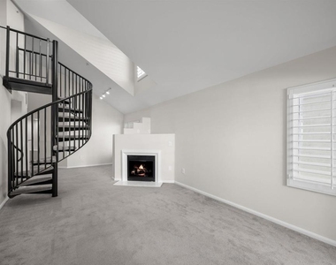 2400 5th Ave - Photo Thumbnail 11