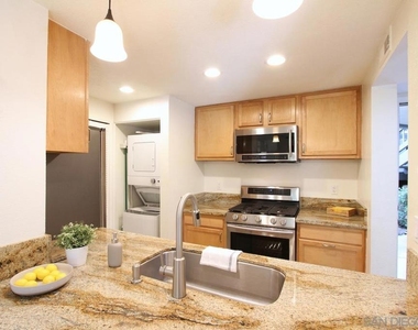 3021 Golden Oak Way - Photo Thumbnail 4