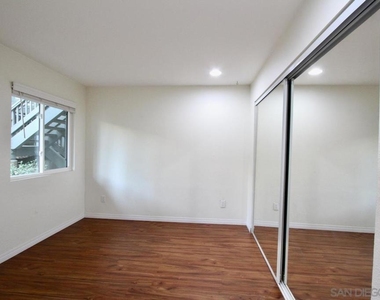 3021 Golden Oak Way - Photo Thumbnail 9