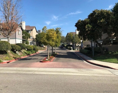 3021 Golden Oak Way - Photo Thumbnail 19
