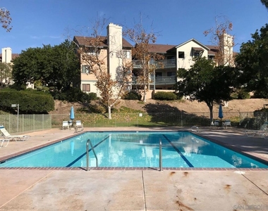 3021 Golden Oak Way - Photo Thumbnail 16
