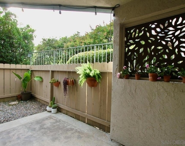3021 Golden Oak Way - Photo Thumbnail 14