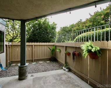 3021 Golden Oak Way - Photo Thumbnail 15