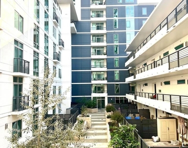 425 W Beech St - Photo Thumbnail 1