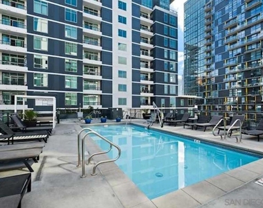 425 W Beech St - Photo Thumbnail 2