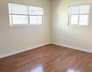 955 Diamond St. - Photo Thumbnail 2