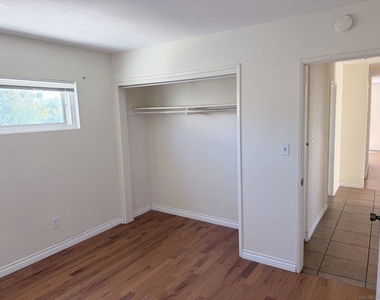 955 Diamond St. - Photo Thumbnail 8