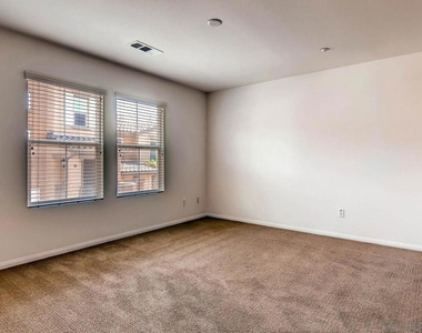 10429 Whitcomb Way - Photo Thumbnail 8