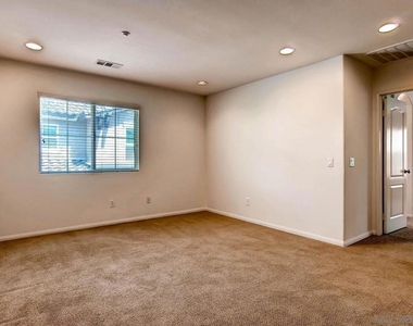 10429 Whitcomb Way - Photo Thumbnail 6