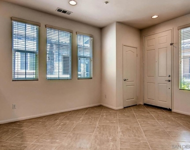 10429 Whitcomb Way - Photo Thumbnail 4