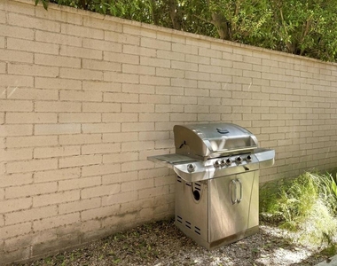 500 W Arenas Road - Photo Thumbnail 21
