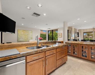 24 Columbia Drive - Photo Thumbnail 15