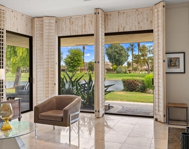 24 Columbia Drive - Photo Thumbnail 6