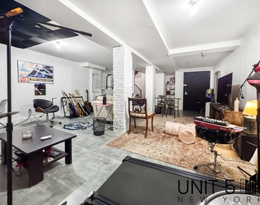 483 Evergreen Avenue - Photo Thumbnail 7