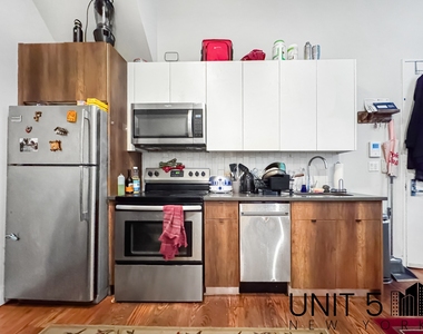 483 Evergreen Avenue - Photo Thumbnail 2