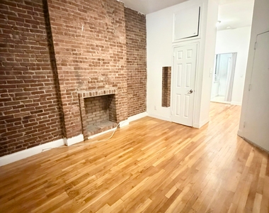 101 Lexington Avenue - Photo Thumbnail 1