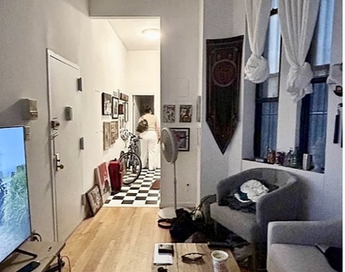 247 East 62nd Street - Photo Thumbnail 1